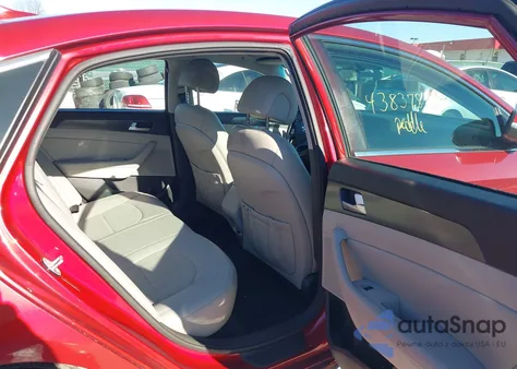 2015 Hyundai Sonata Sport z USA, uszkodzony, nr VIN 5NPE34AF0FH128810